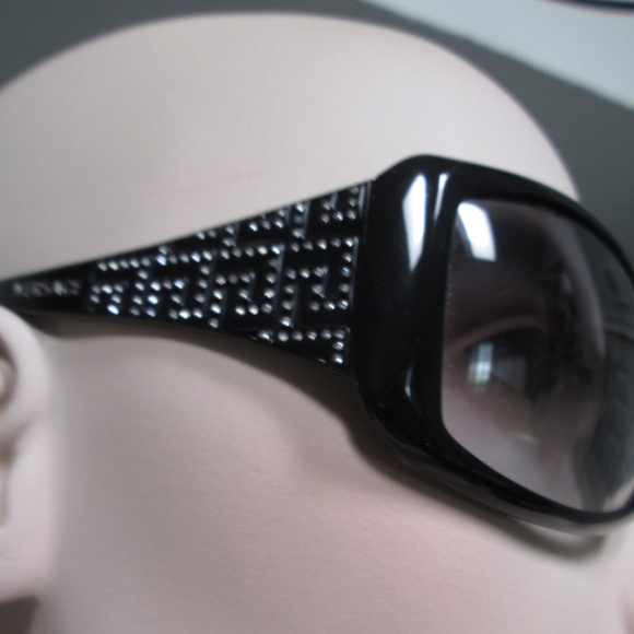 Versace women's sunglasses - Picture 2 of 16